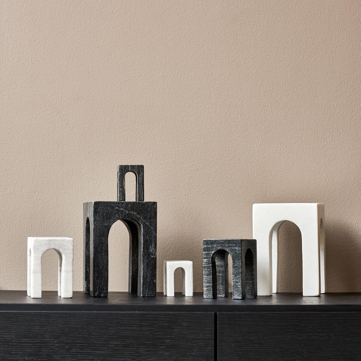 Arkis Bookend Black