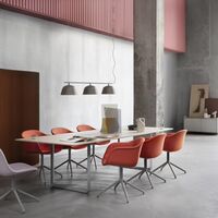 Silla de Comedor de Fibra con Reposabrazos y Base Giratoria Tapizada en Piel Coñac/ Negro