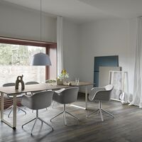Silla de Comedor de Fibra con Reposabrazos y Base Giratoria Tapizada en Piel Coñac/ Negro