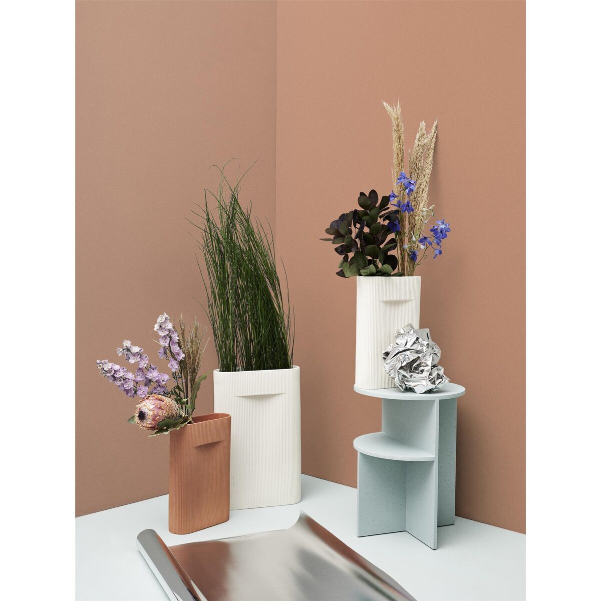 Ridge Vase / H: 35 cm Beige