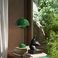 Flowerpot VP3 Table Lamp Signal Green