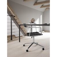452 Swivel Chair w. Wheels Black Leather