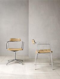 452 Swivel Chair Camel/Leather