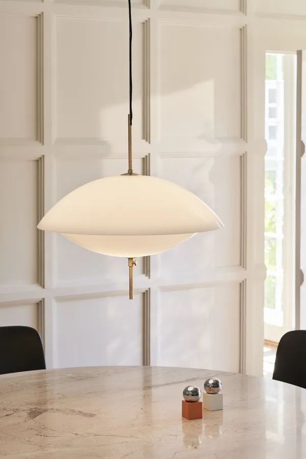 Clam Pendant White/ Brass Ø55