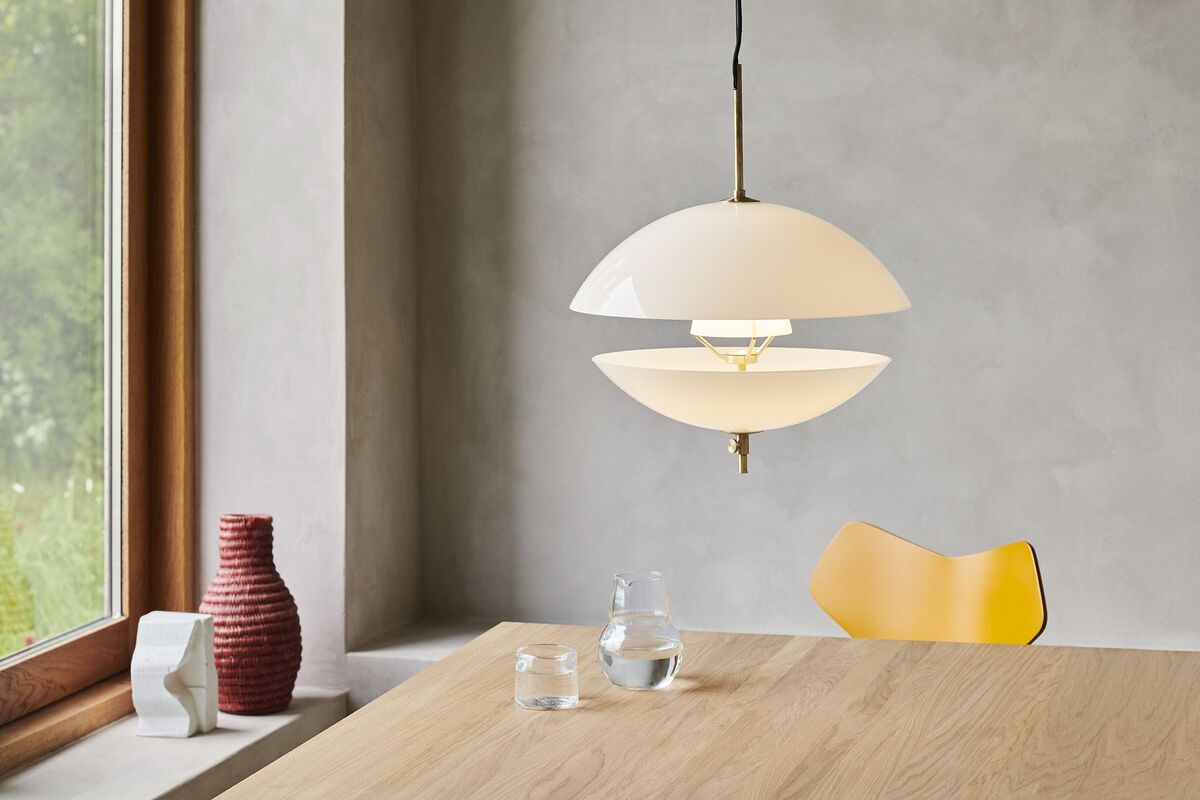 Clam Pendant White/ Brass Ø44