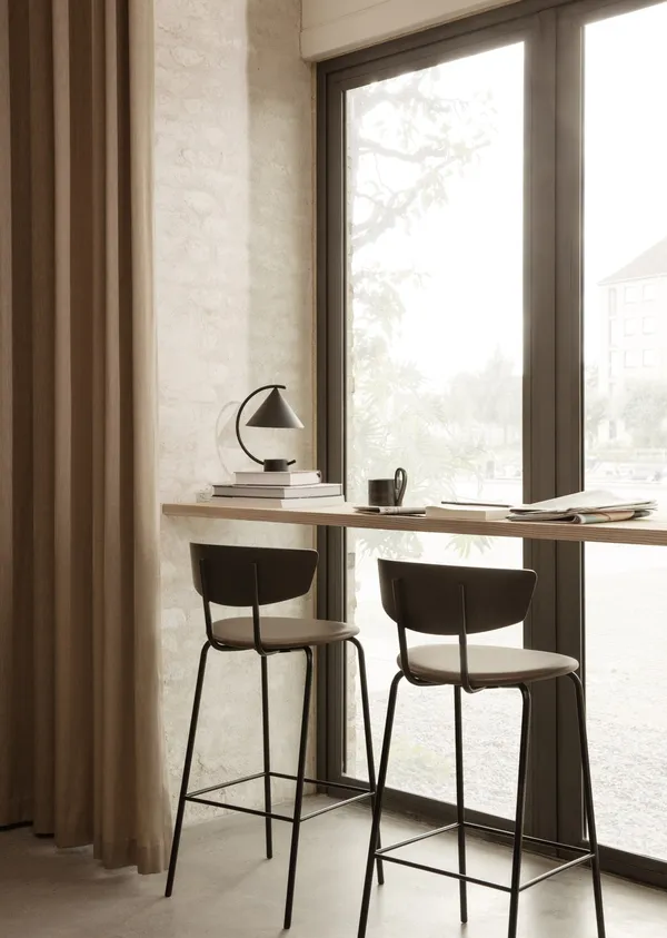 Meridian Portable Table Lamp Black