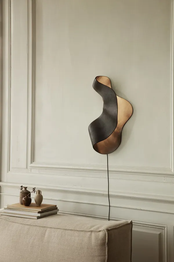 Oyster Wall Lamp Black