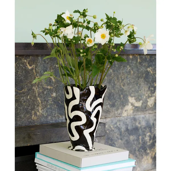 Jessica Hans Shadow Vase Black/ White