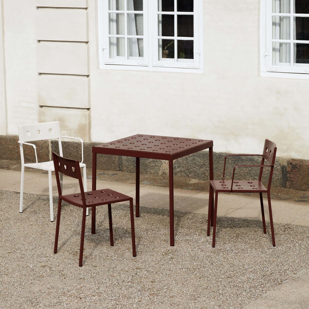 Balkontisch L75 x H74 Beige