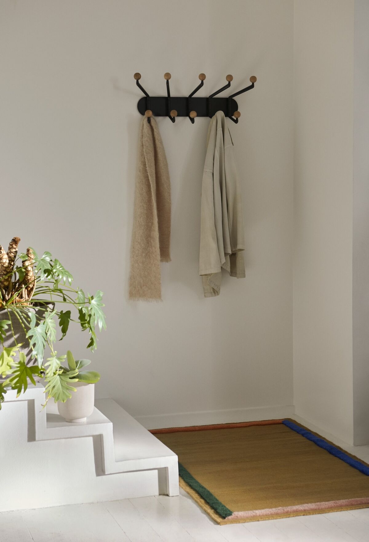 Capture SC76 Coat Rack Graphite/Oak