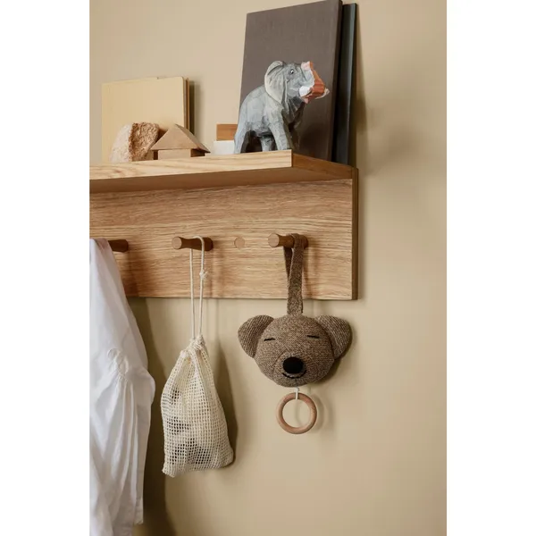 Place Coat Rack Between Oak