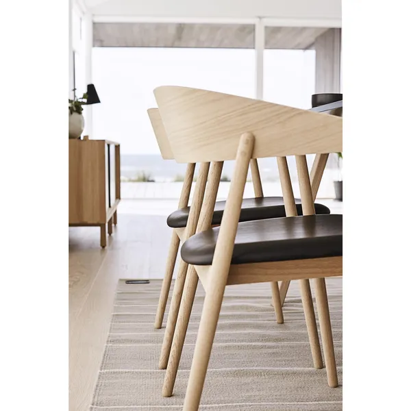 AC2 Dining Chair with Armrests Oak Wood/ Black Leather