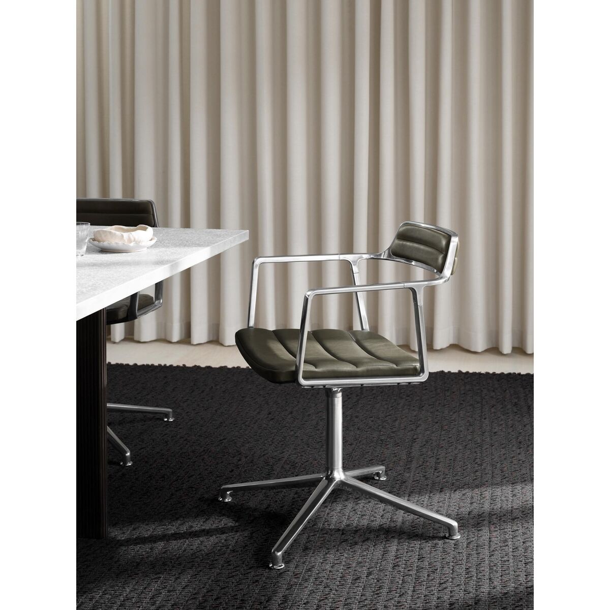 452 Swivel Chair M. Floor Gliders Aluminum/ Bosco Green