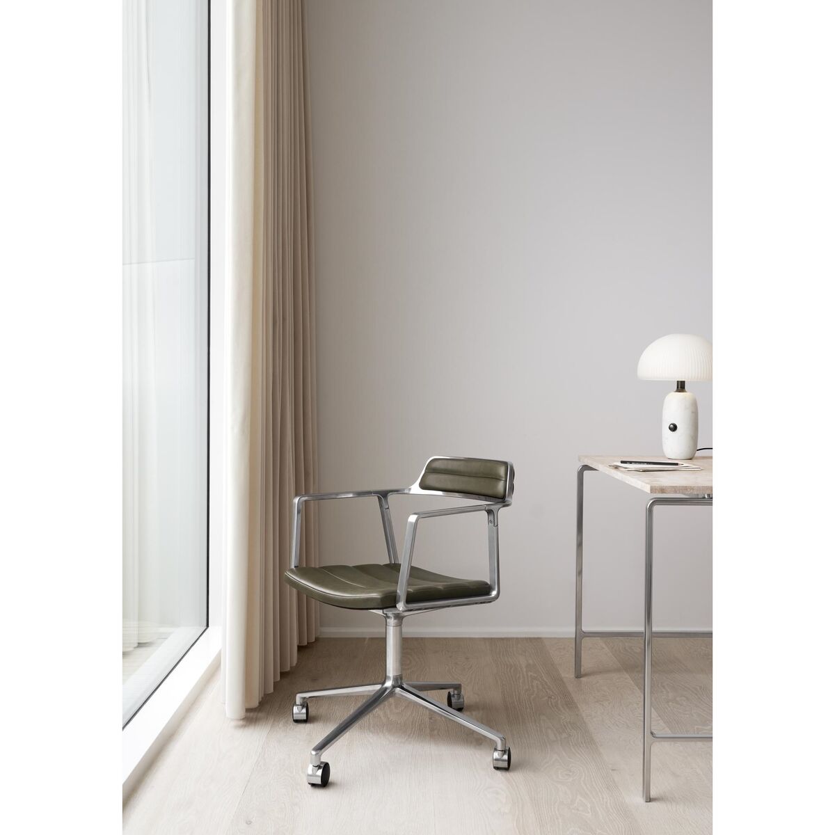 452 Swivel Chair with Wheels Aluminum/Bosco Green