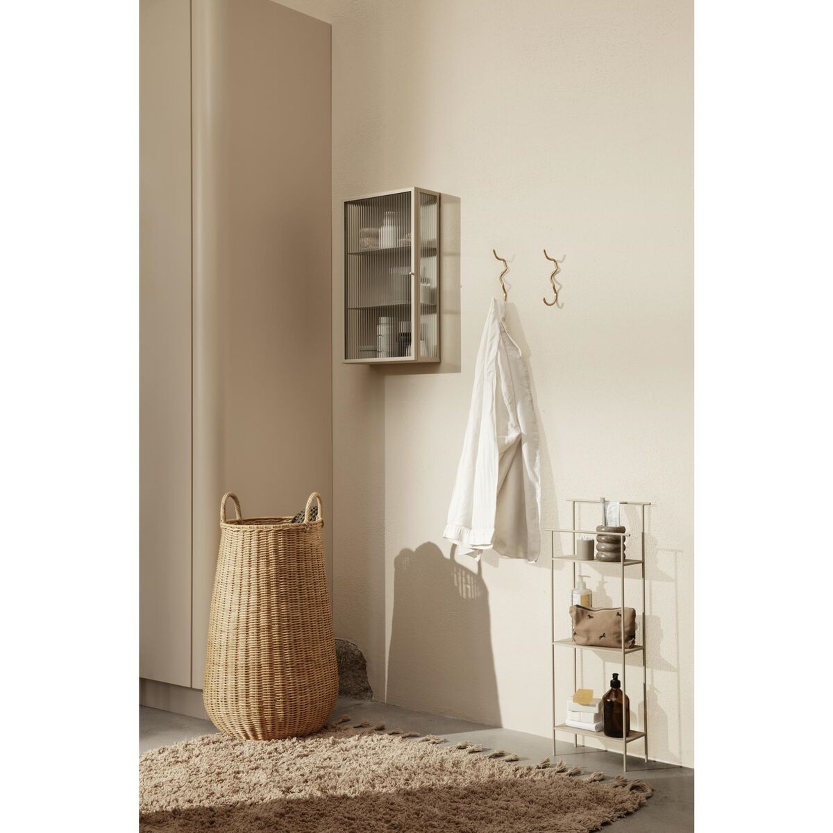Haze Wandschrank Geriffeltes Glas Schwarz