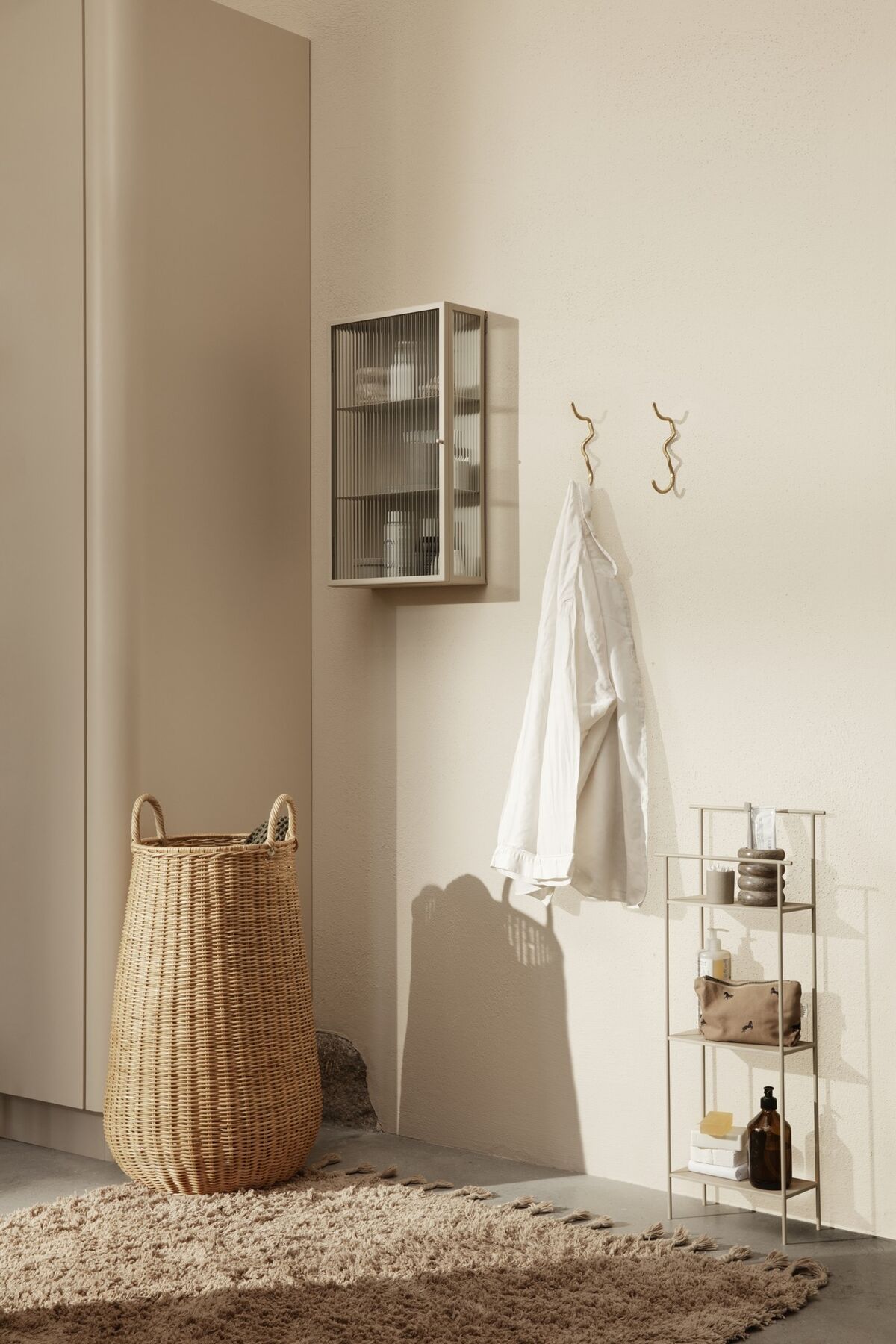 Haze Armoire Murale en Verre Cannelé Cachemire