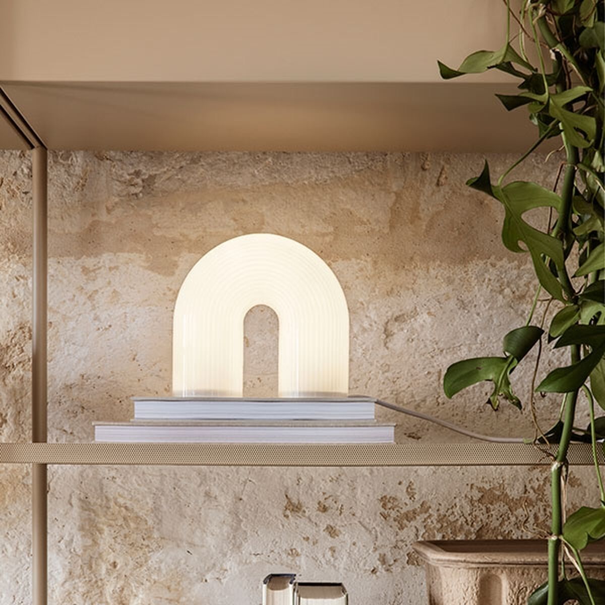 Vuelta Table Lamp White