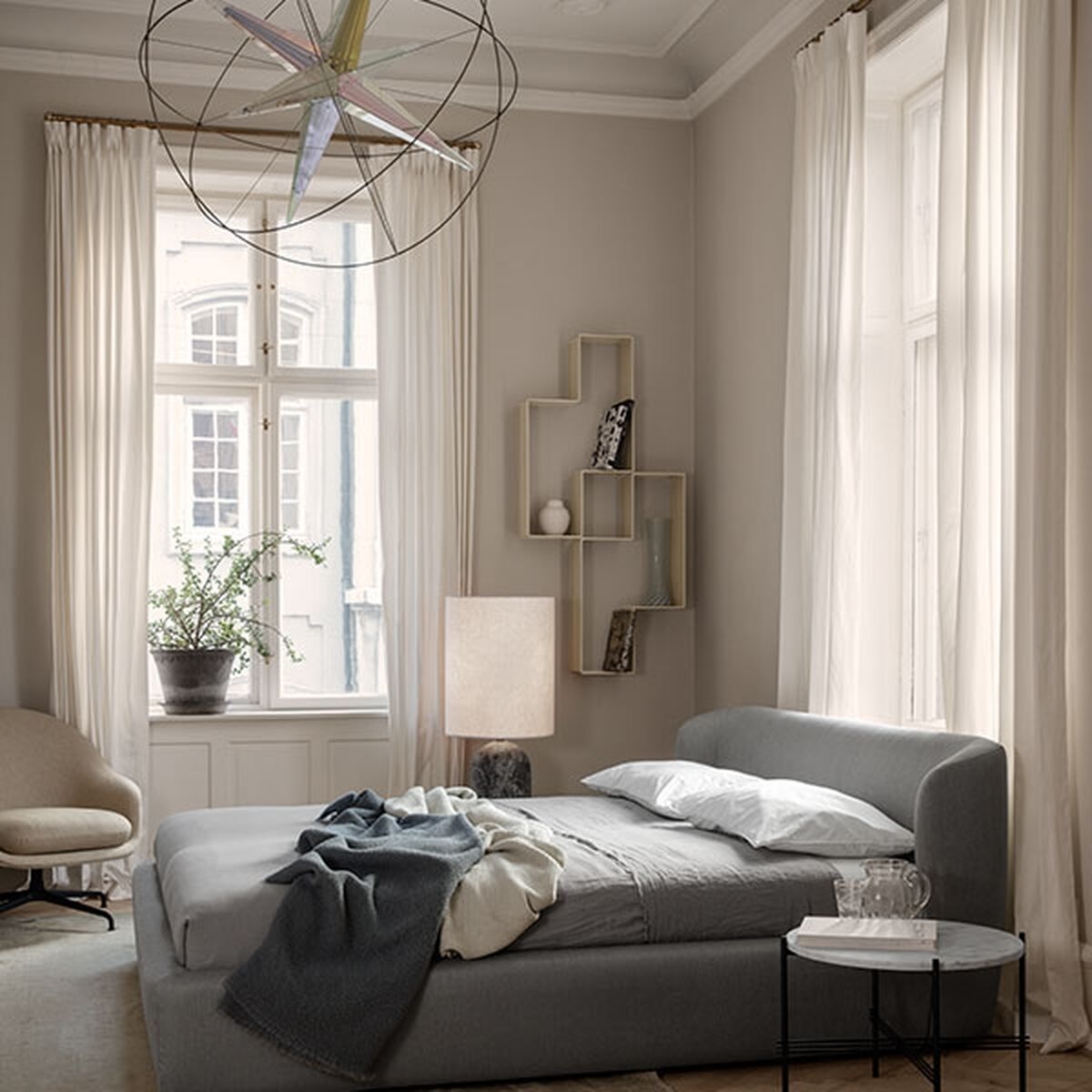 Gravity Tall Floor Lamp XL Black/Canvas