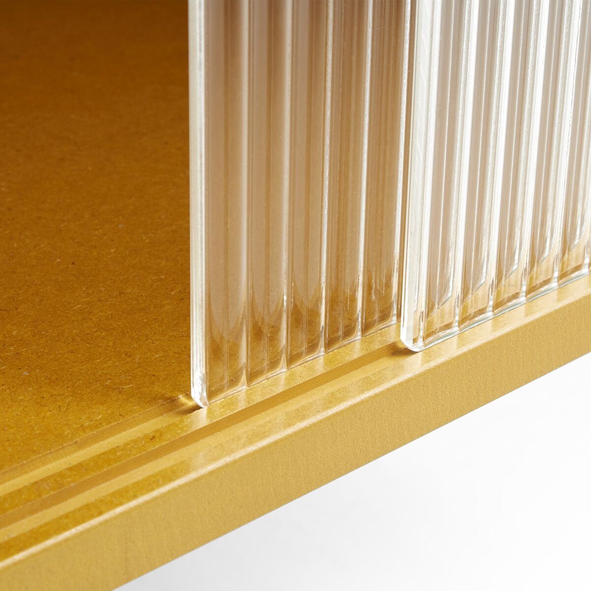 Gekleurde Dressoir met Glazen Deurtjes Hoog Geel