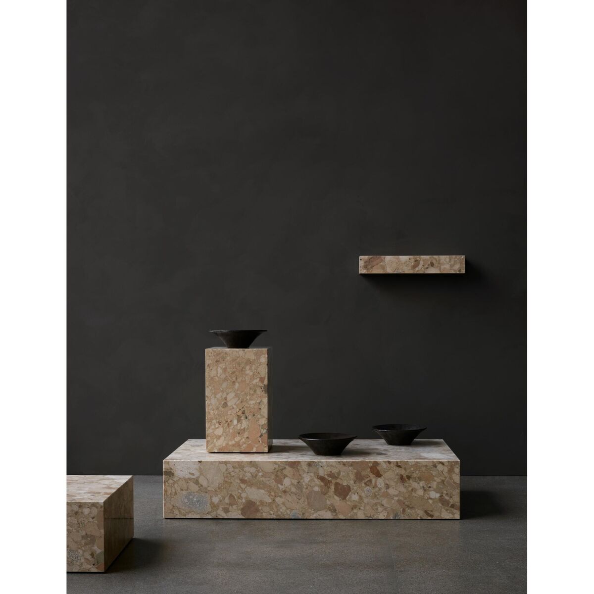 Sockelregal Kunis Breccia Marmor