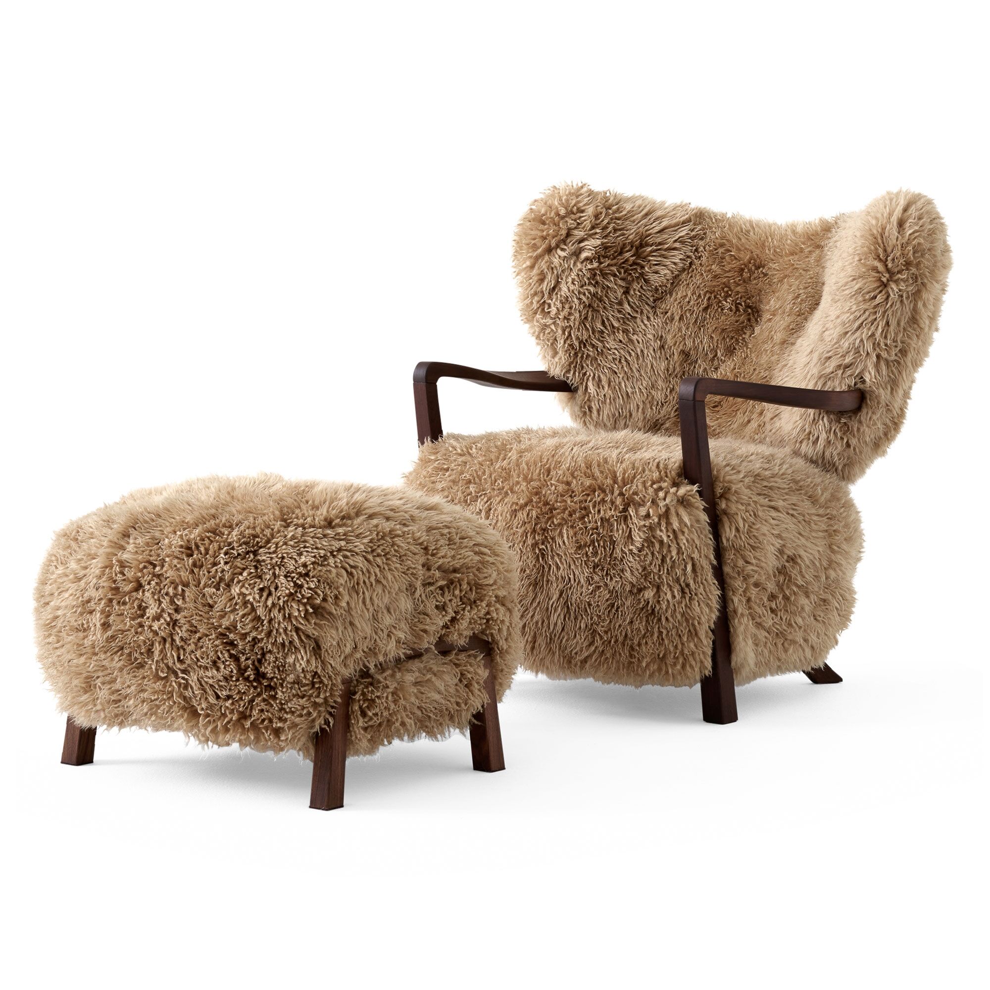 Fauteuil Wulff ATD2 en Peau de Mouton Couleur Miel 50 Mm/ Noyer Huilé avec Pouf ATD3 Inclus