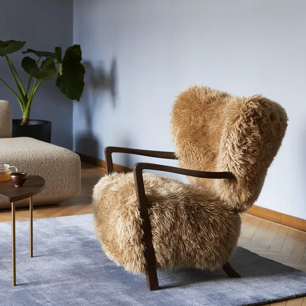 Wulff ATD2 Armchair Sheepskin Honey 50 mm/Oiled Walnut Incl. ATD3 Pouf