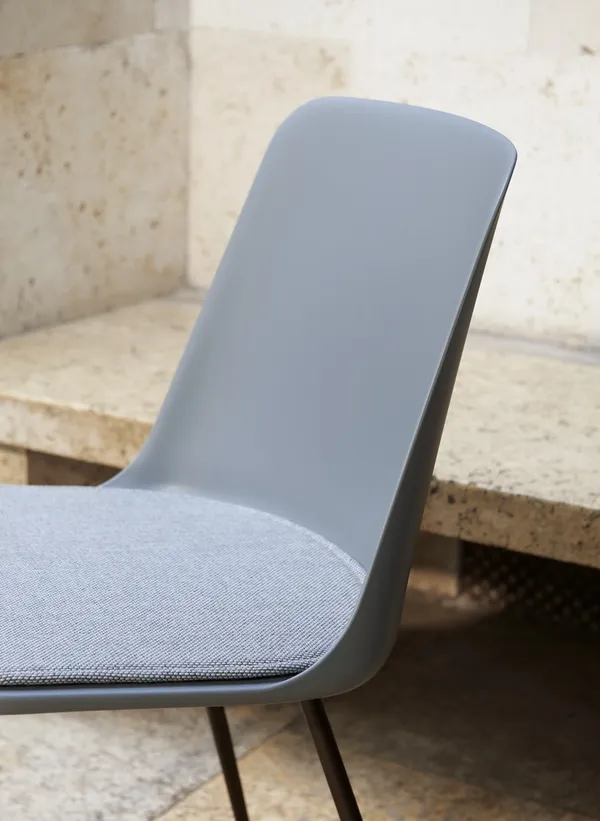 Rely HW79 Dining Chair With Armrest Upholstered Karakorum 003/Lacquered Walnut