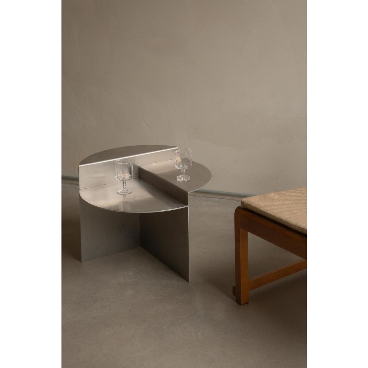 Rivet Bijzettafel Aluminium