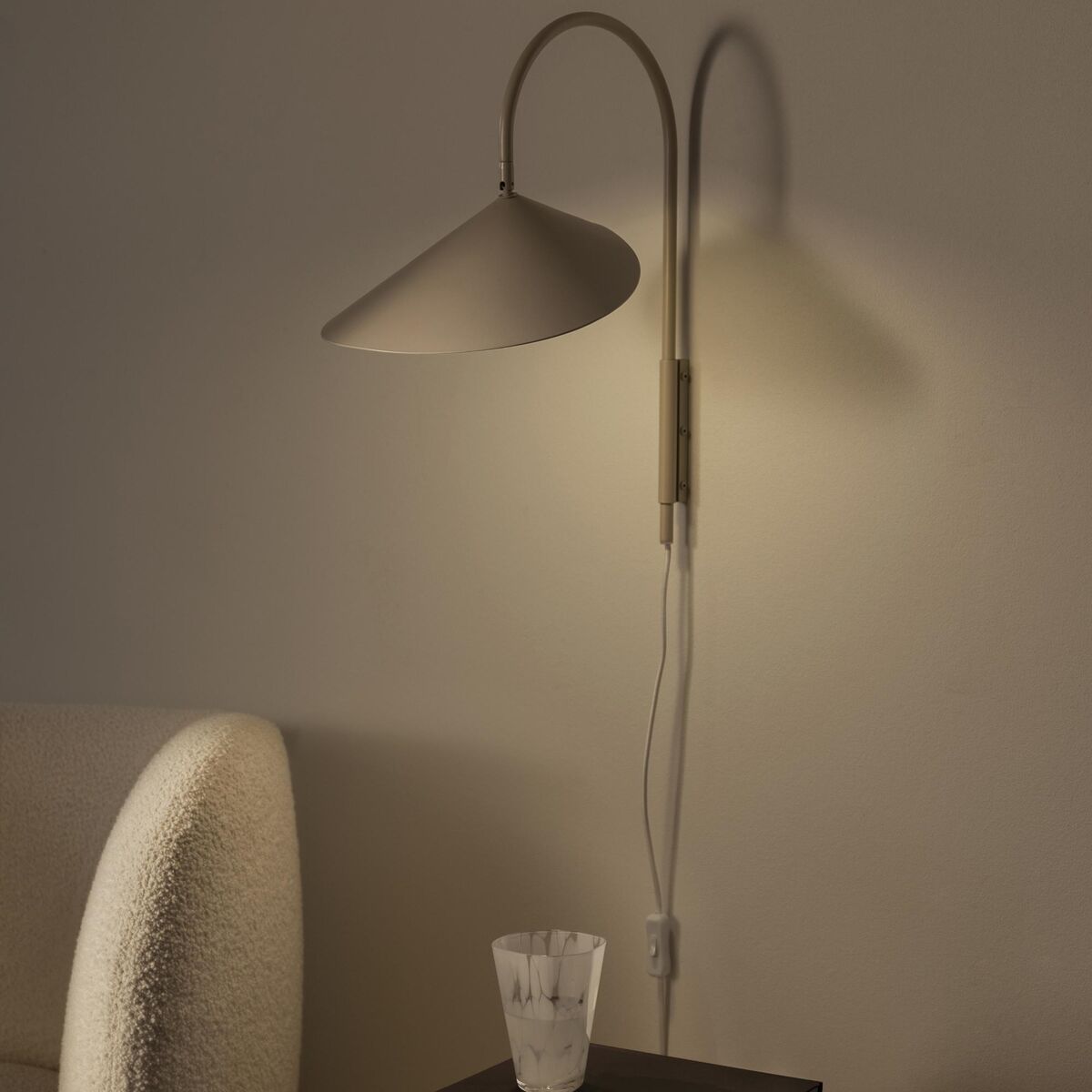 Arum Swivel Wall Lamp Black