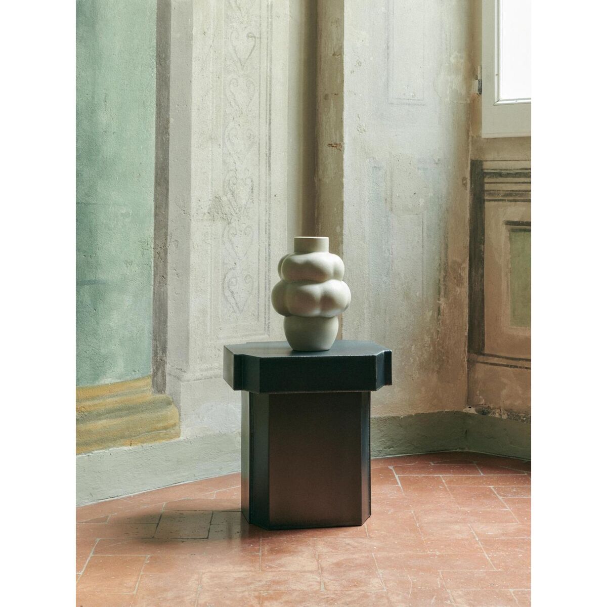 Balloon 04 Vase Raw White