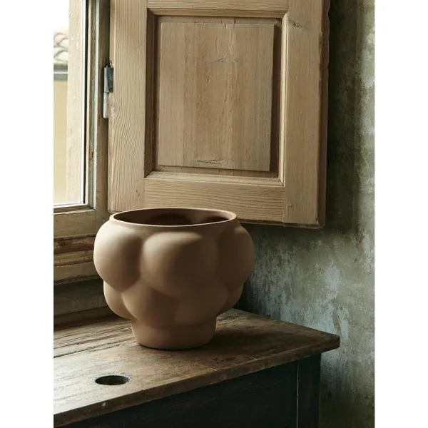 Balloon 06 Vase Mud Brown