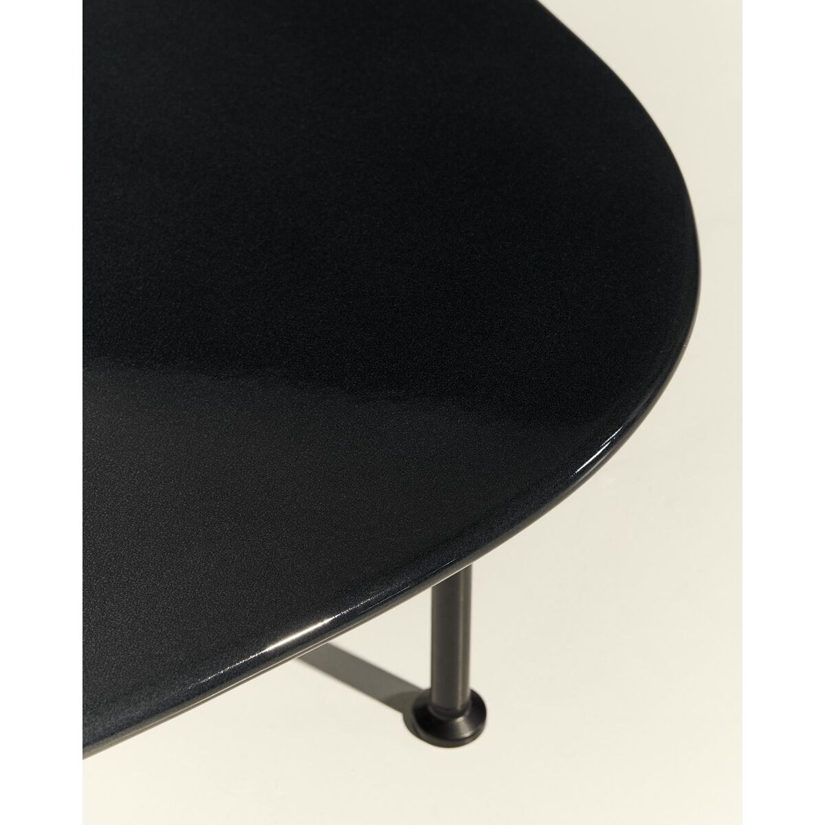 Carmel Couchtisch 87,5x70 Mitternachtsschwarz