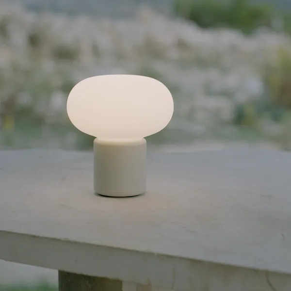 Karl-Johan Transportable Lampe Hellgrau