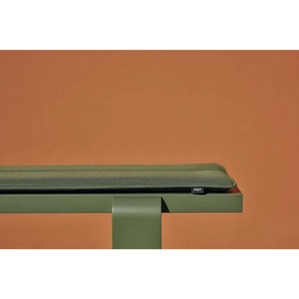 Weekday Bench L140 x H45 Olive