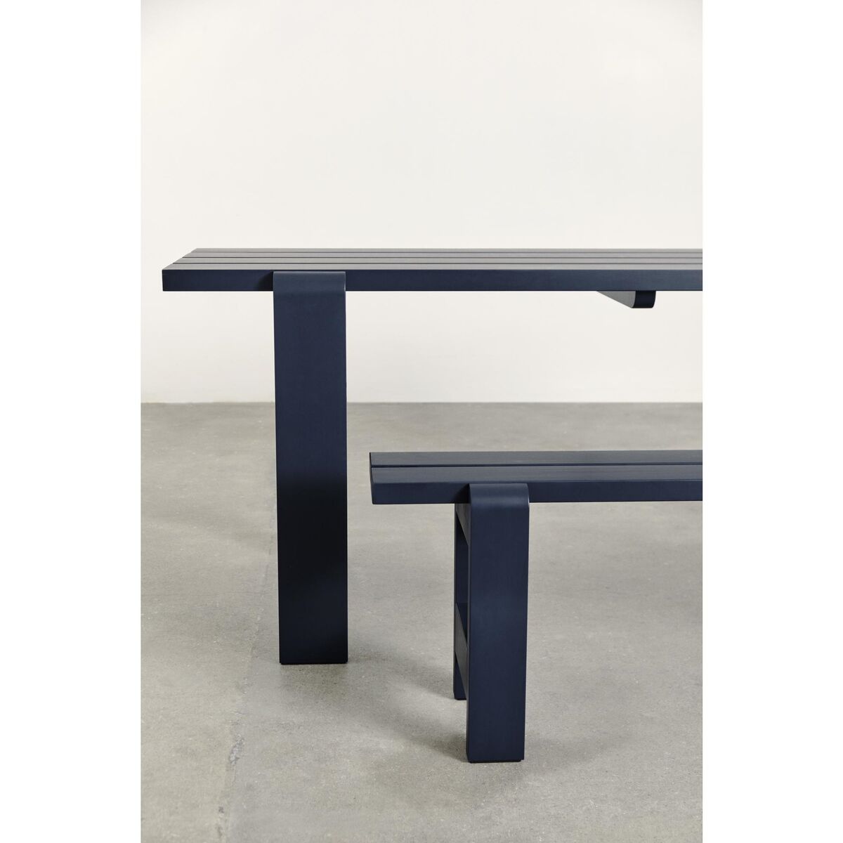 Weekday Bank L140 x H45 Stahlblau