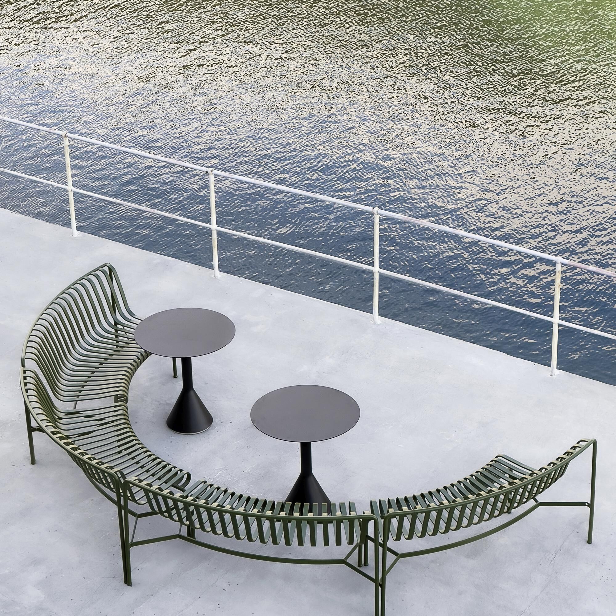 Palisade Cone Table Ø90 X H74 Iron Red | AndLight