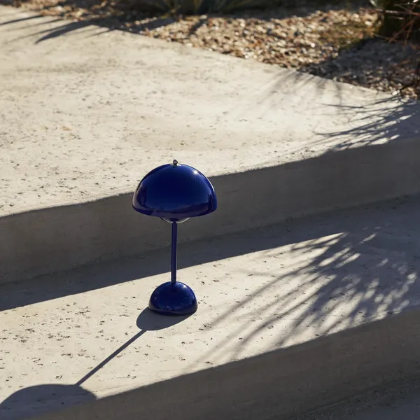 Flowerpot VP9 Transportabel Lampe Cobalt Blue