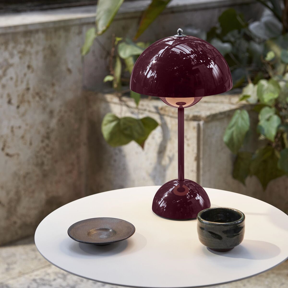 Flowerpot VP9 Tragbare Lampe, Dunkle Pflaume