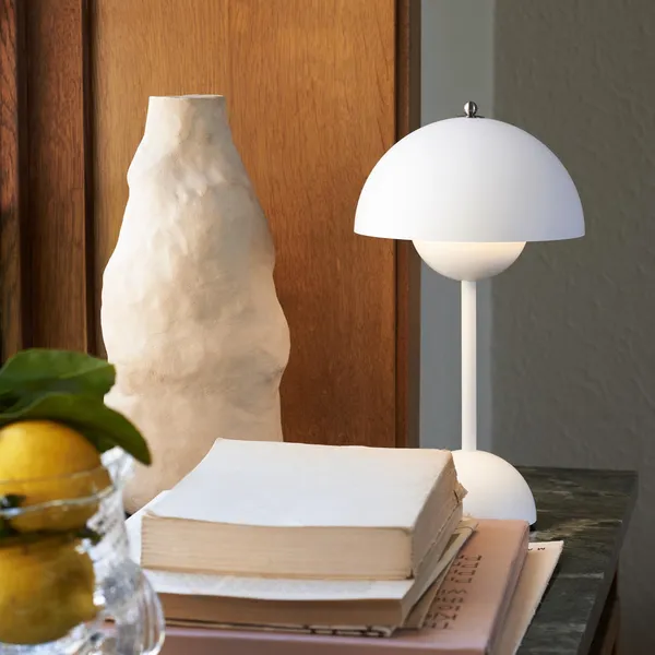 Flowerpot VP9 Portable Lamp Matt White