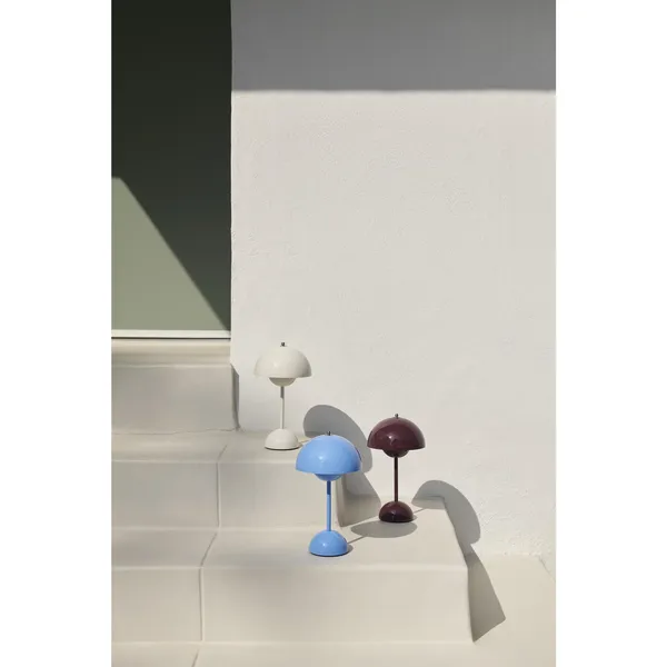 Flowerpot VP9 Portable Lamp Swim Blue