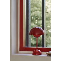 Flowerpot VP9 Lampada Portatile Rosso Vermiglio