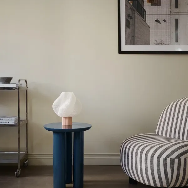 Crème Atelier Soft Serve Regular Table Lamp Wild Strawberry