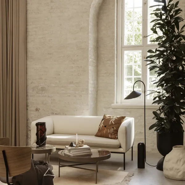 Turn 2 Seater Black Pasadena Sand/ Black
