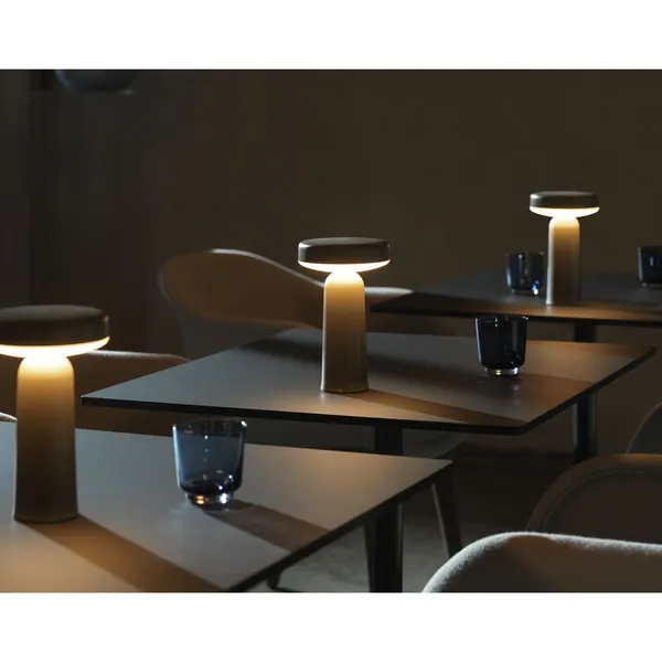 Ease Portable Lamp Black