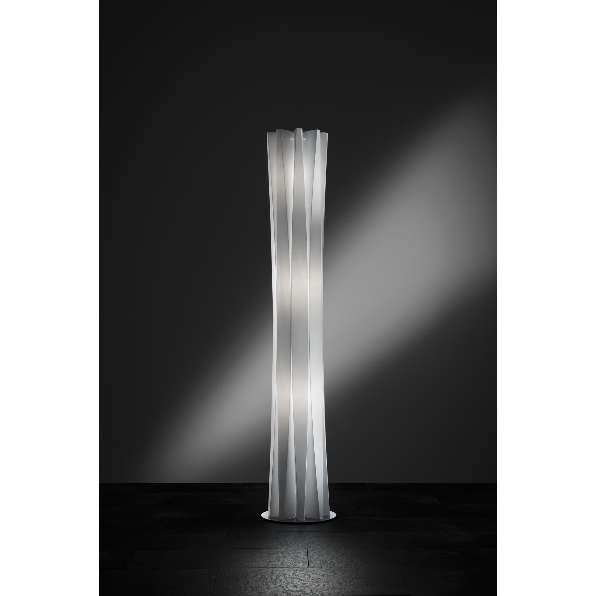 Bach Floor Lamp XL White | AndLight