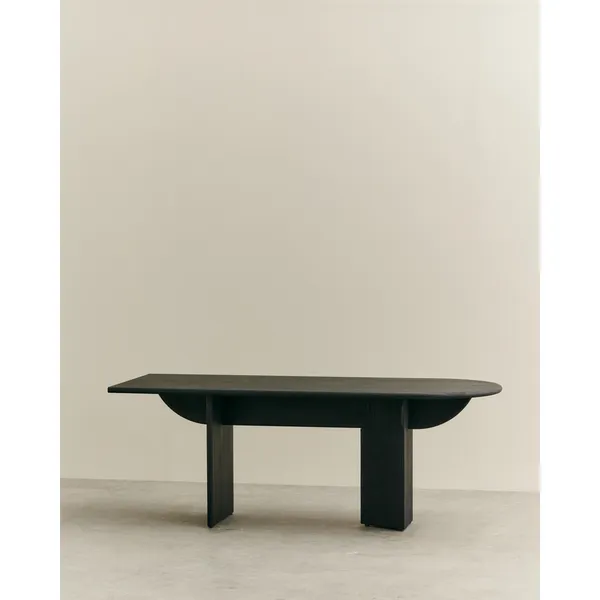 Pillabout 03 Esstisch L300 Schwarz Lackierte Eiche