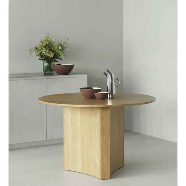 Bow Dining Table Oak