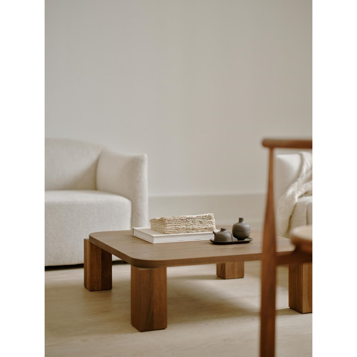 Atlas Coffee Table 82x82 Smoked Oak