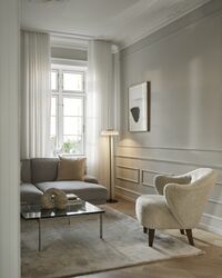Blossi Gulvlampe Sort/Opal Hvid