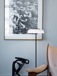 Blossi Gulvlampe Sort/Opal Hvid